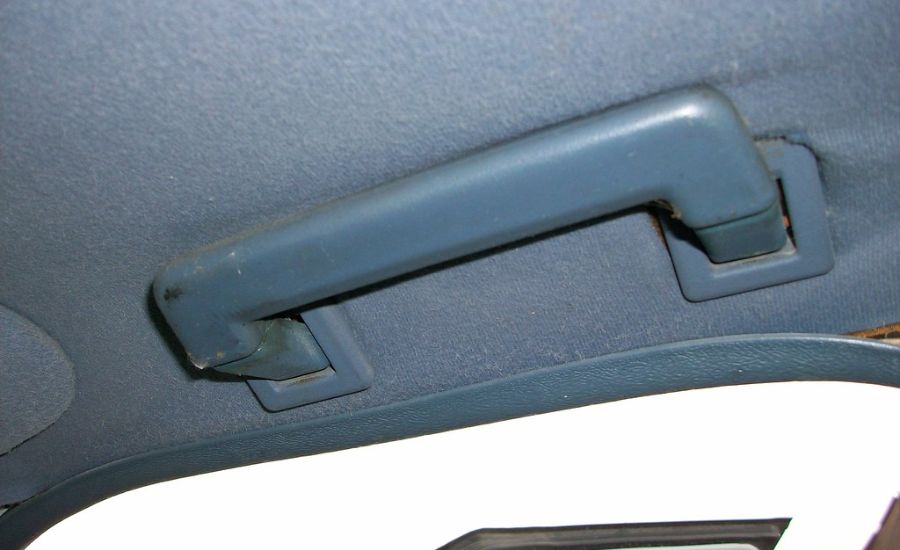 2004 Buick Park Avenue Passenger Interior Grab Handle Doesnt Retract