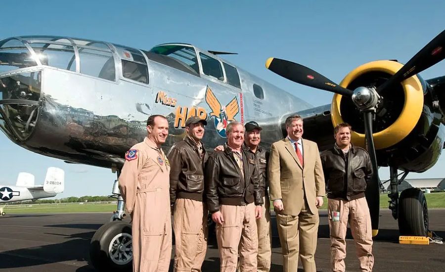 Booking Your Stay at the B-25 Bomber Executive Suites