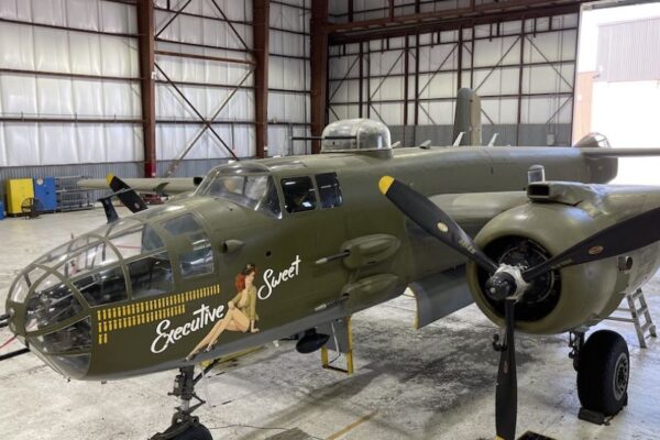 B 25 bomber executive suites madera warbirds